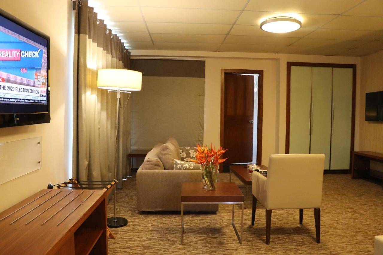 Mamba Point Hotel 몬로비아 외부 사진